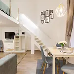 New! Location Flat By The Synagogue