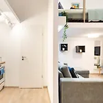 New! Location Flat By The Synagogue